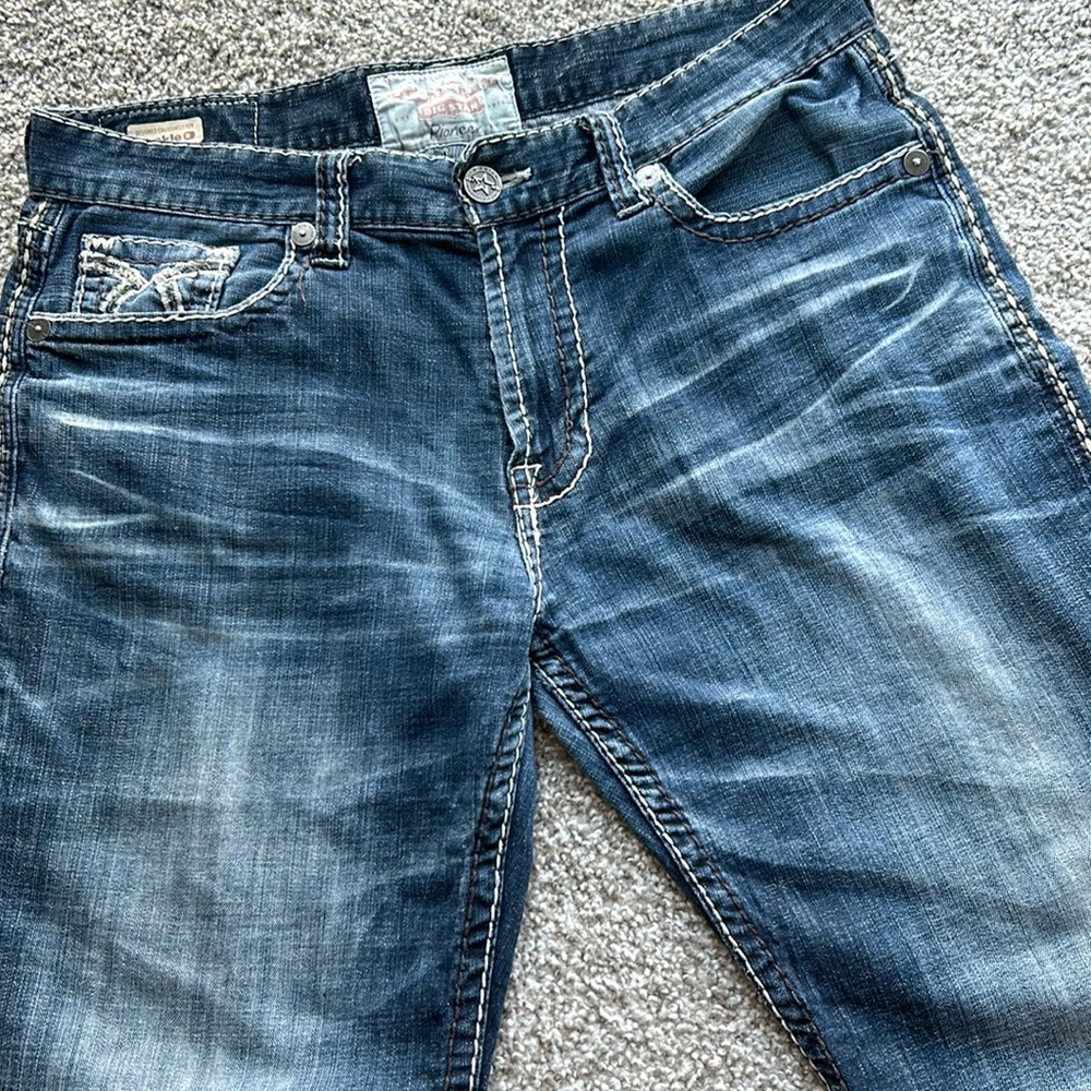 Men’s Buckle Jeans